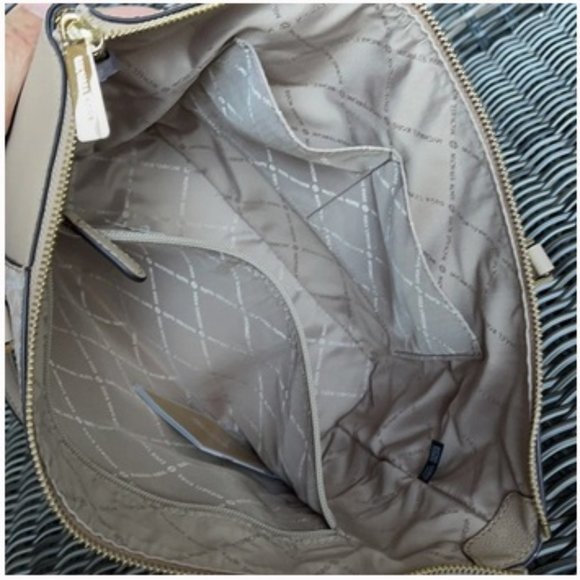 Michael Kors Charlotte Large Top Zip Tote - Picture 15 of 16